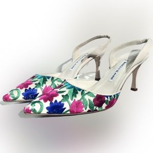 Manolo Blahnik - Sling back embroidered heels - Size: 10